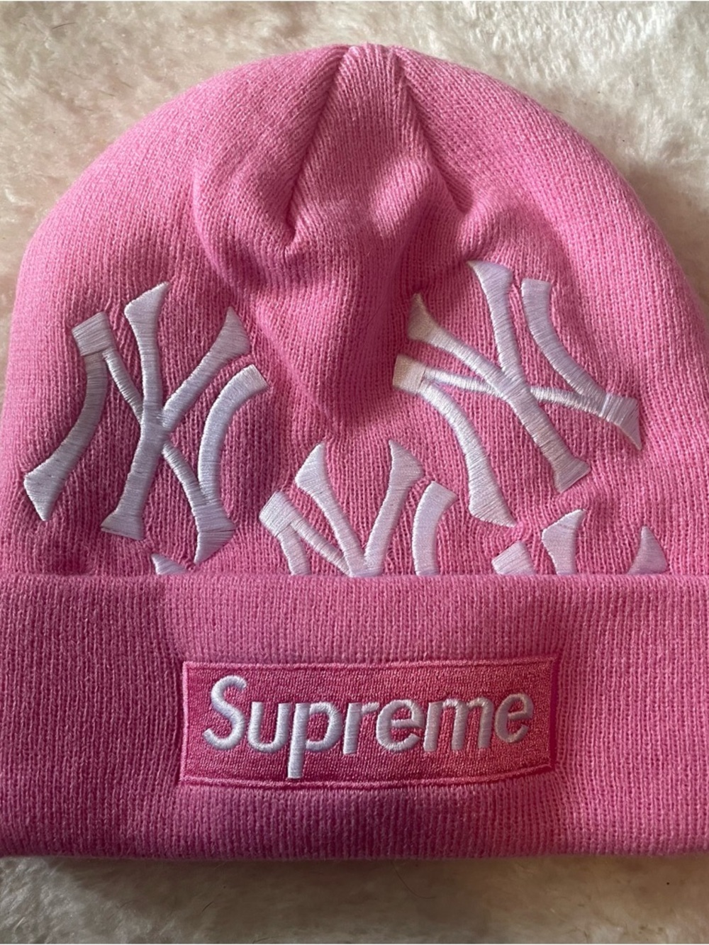 Supreme NY Yankees New Era Beanie